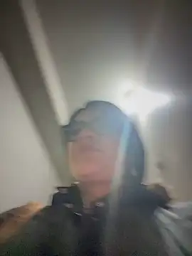 Snapshot of Insane_Issa chatting on January 21, 2025, 11:24 pm Insane Issa online show from January 21, 2025, 11:24 pm