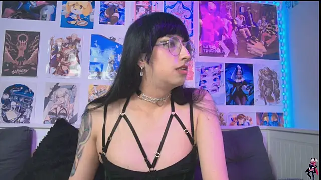 snowblack  online show from February 5, 2026, 3:41 pm