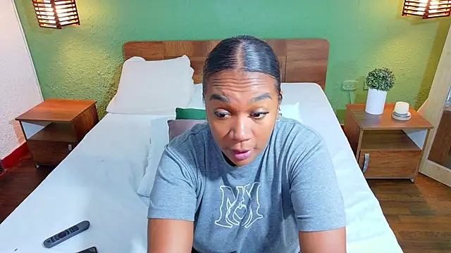 Snapshot of dannaahbrown chatting on October 7, 2025, 7:48 pm dannaahbrown online show from October 7, 2025, 7:48 pm