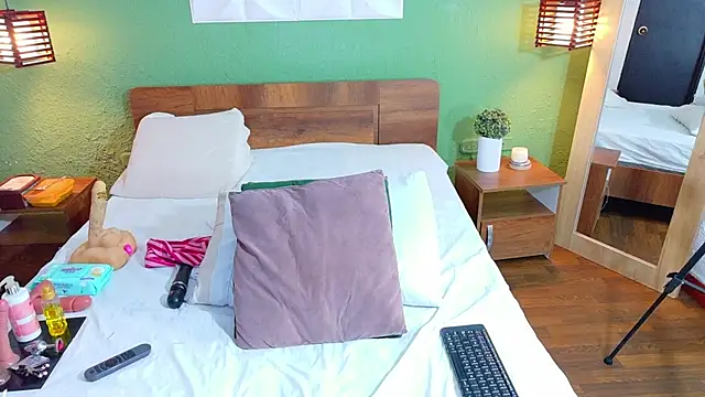 Snapshot of dannaahbrown chatting on October 1, 2025, 8:13 pm dannaahbrown online show from October 1, 2025, 8:13 pm