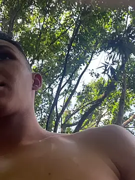 Snapshot of liuscast22 chatting on March 8, 2025, 5:33 pm liuscast22 online show from March 8, 2025, 5:33 pm