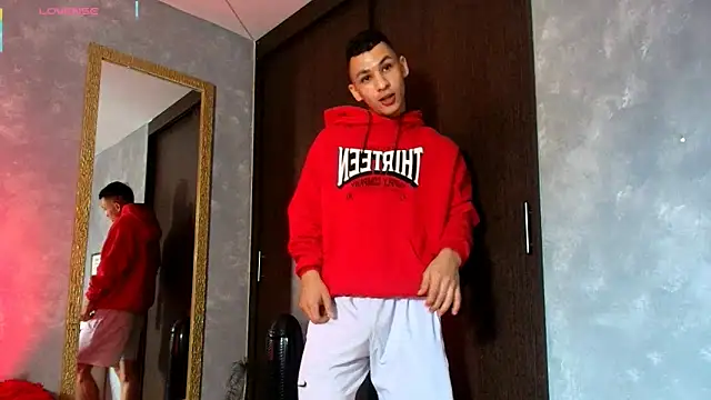 Snapshot of liuscast22 chatting on October 13, 2025, 3:13 pm liuscast22 online show from October 13, 2025, 3:13 pm