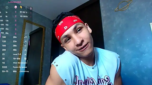 Snapshot of liuscast22 chatting on November 22, 2025, 1:10 pm liuscast22 online show from November 22, 2025, 1:10 pm