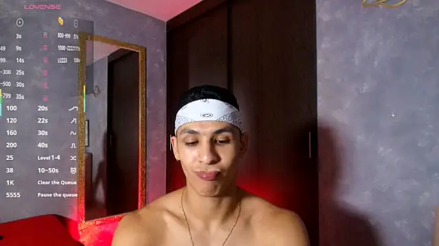 Snapshot of liuscast22 chatting on November 16, 2025, 1:32 am liuscast22 online show from November 16, 2025, 1:32 am