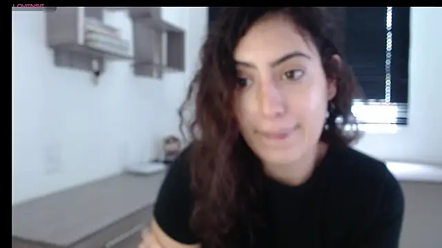 Snapshot of MIYESSI chatting on February 18, 2025, 3:41 pm MIYESSI online show from February 18, 2025, 3:41 pm