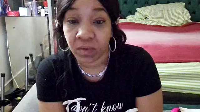 YasmineMinaj online show from October 31, 2025, 3:36 am