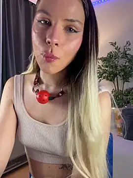 Snapshot of KittyKatyDream chatting on January 18, 2025, 4:53 pm KittyKatyDream online show from January 18, 2025, 4:53 pm