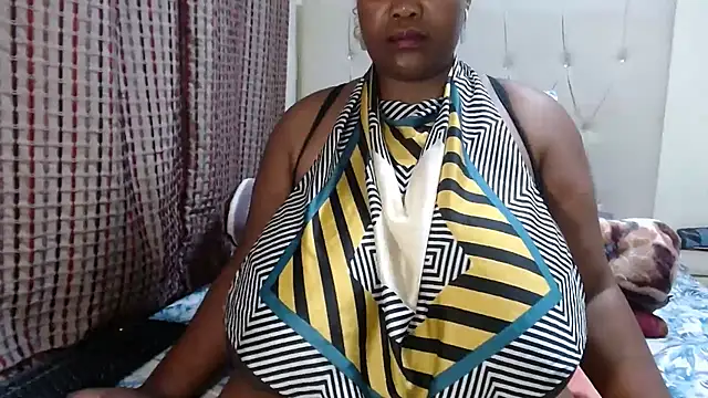 Snapshot of CHOCOLATEDARKBUSTYX chatting on December 18, 2025, 6:23 pm CHOCOLATEDARKBUSTYX online show from December 18, 2025, 6:23 pm