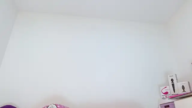 Snapshot of sashacreamy_ chatting on February 19, 2025, 9:14 pm sashacreamy online show from February 19, 2025, 9:14 pm