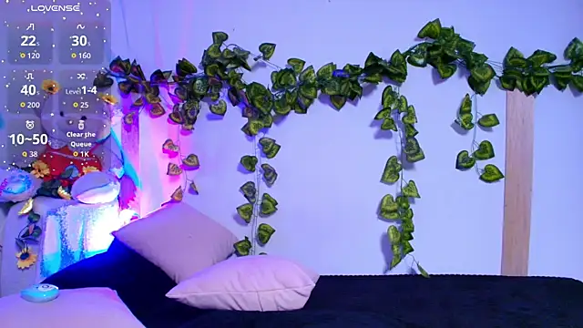 tati cardenas online show from December 23, 2025, 5:07 am