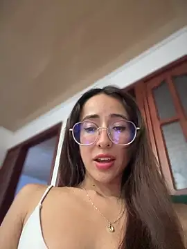Snapshot of lauravasquez chatting on February 9, 2025, 10:00 pm lauravasquez online show from February 9, 2025, 10:00 pm