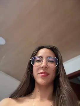 Snapshot of lauravasquez chatting on February 26, 2025, 6:26 pm lauravasquez online show from February 26, 2025, 6:26 pm