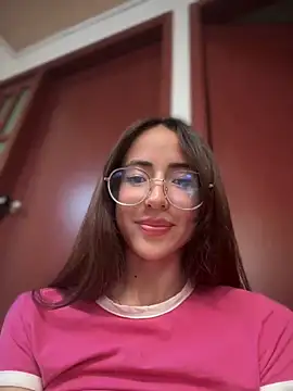 Snapshot of lauravasquez chatting on March 9, 2025, 6:00 pm lauravasquez online show from March 9, 2025, 6:00 pm