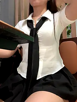 Jessical online show from November 12, 2025, 4:05 am