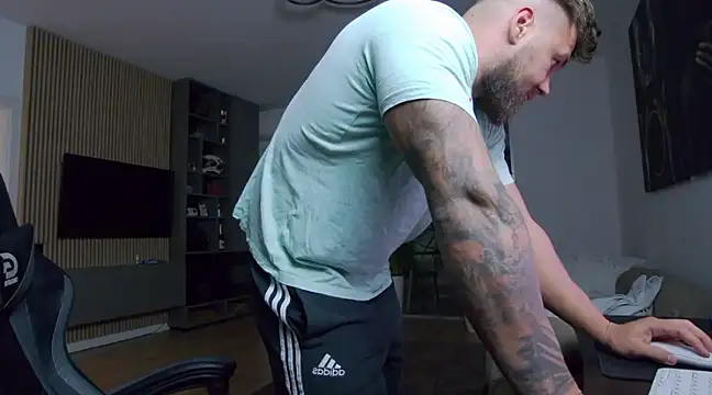 Snapshot of UbbeViking chatting on March 17, 2025, 9:57 pm UbbeViking online show from March 17, 2025, 9:57 pm