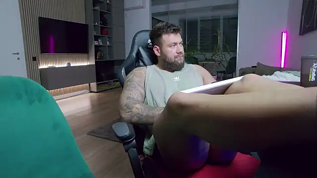 Snapshot of UbbeViking chatting on November 12, 2025, 5:50 pm UbbeViking online show from November 12, 2025, 5:50 pm