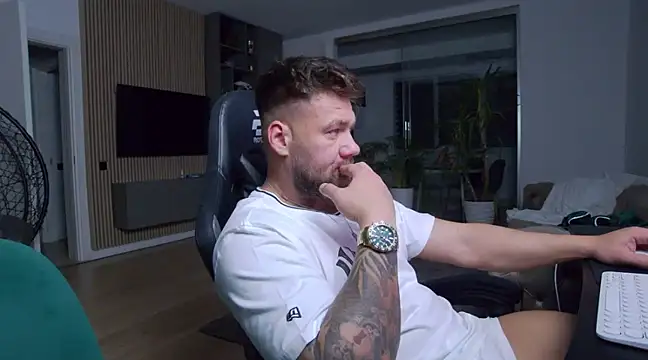 Snapshot of UbbeViking chatting on March 16, 2025, 8:54 pm UbbeViking online show from March 16, 2025, 8:54 pm