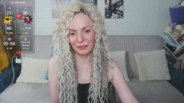 Snapshot of kiramarta chatting on November 25, 2025, 5:57 pm kiramarta online show from November 25, 2025, 5:57 pm