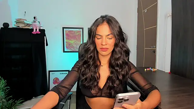 camille-rose online show from April 21, 2026, 4:35 pm