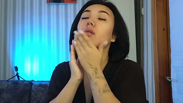 Snapshot of lily__foster chatting on September 19, 2025, 6:39 am lily foster online show from September 19, 2025, 6:39 am