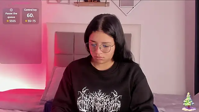 Snapshot of aliice_walker_ chatting on January 18, 2025, 12:04 pm aliice walker online show from January 18, 2025, 12:04 pm