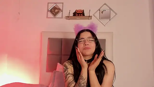 Snapshot of aliice_walker_ chatting on January 8, 2025, 6:31 pm aliice walker online show from January 8, 2025, 6:31 pm