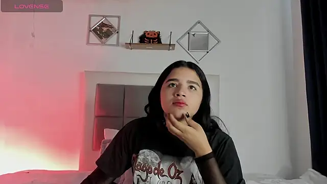 Snapshot of aliice_walker_ chatting on January 10, 2025, 12:36 pm aliice walker online show from January 10, 2025, 12:36 pm