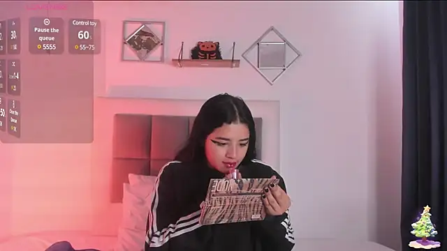 Snapshot of aliice_walker_ chatting on January 22, 2025, 12:49 pm aliice walker online show from January 22, 2025, 12:49 pm