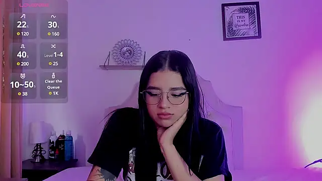 Snapshot of aliice_walker_ chatting on February 3, 2025, 3:17 pm aliice walker online show from February 3, 2025, 3:17 pm