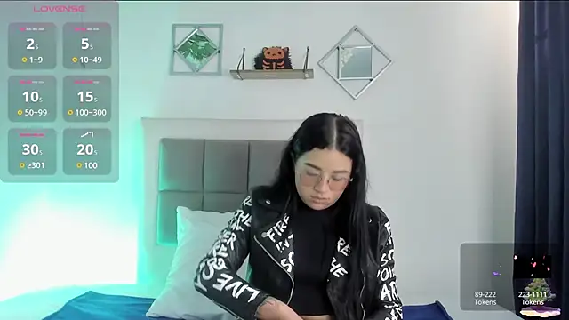 Snapshot of aliice_walker_ chatting on January 21, 2025, 1:11 pm aliice walker online show from January 21, 2025, 1:11 pm