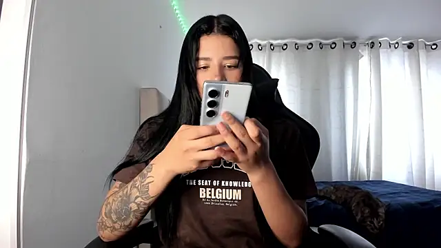 Snapshot of aliice_walker_ chatting on October 20, 2025, 8:31 pm aliice walker online show from October 20, 2025, 8:31 pm