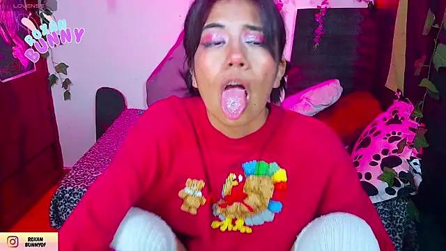 Roxanbunny1 online show from December 19, 2025, 3:43 am