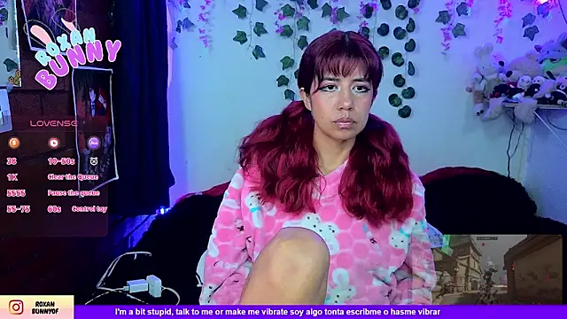 Snapshot of Roxanbunny1 chatting on May 4, 2026, 8:50 am Roxanbunny1 online show from May 4, 2026, 8:50 am
