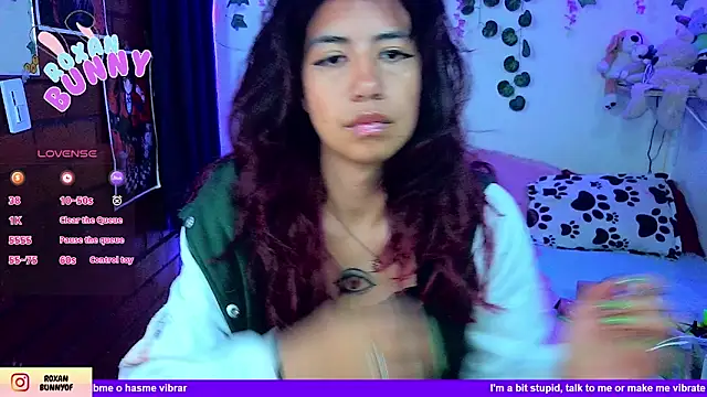Snapshot of Roxanbunny1 chatting on May 19, 2026, 1:43 am Roxanbunny1 online show from May 19, 2026, 1:43 am
