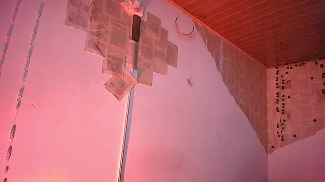 kisstarxxx online show from September 10, 2025, 3:05 am