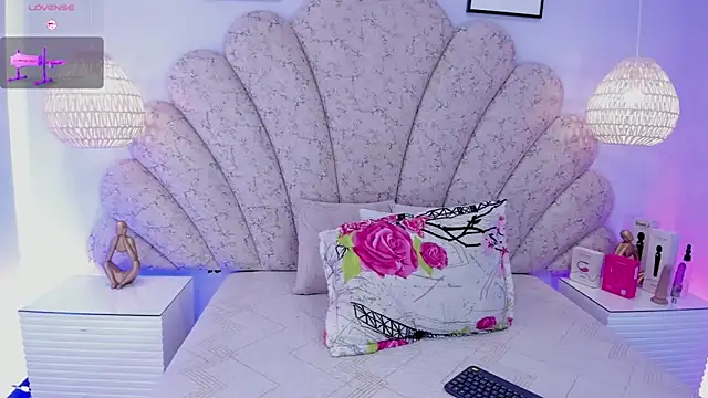 dalila salazar online show from March 17, 2026, 2:47 am