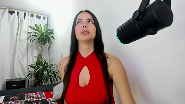 Snapshot of Lia-y-felipe chatting on November 25, 2025, 12:55 am Lia-y-felipe online show from November 25, 2025, 12:55 am