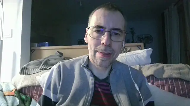 ptitcanard60600 online show from February 20, 2026, 10:12 pm