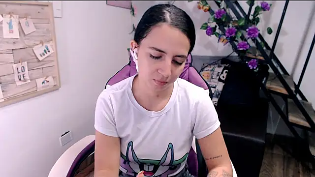 Snapshot of samantha_baby_ chatting on April 22, 2026, 4:36 pm samantha baby online show from April 22, 2026, 4:36 pm