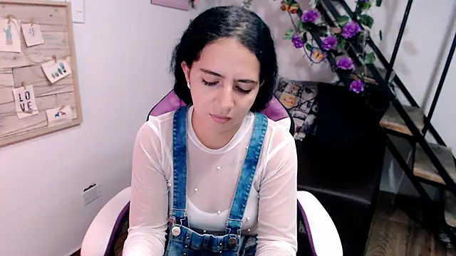 samantha baby  online show from March 15, 2026, 9:55 pm