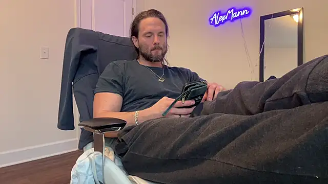 Snapshot of alexmannd chatting on January 26, 2025, 1:36 pm alexmannd online show from January 26, 2025, 1:36 pm