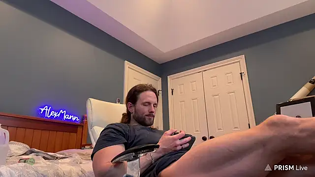 Snapshot of alexmannd chatting on February 23, 2025, 5:29 pm alexmannd online show from February 23, 2025, 5:29 pm