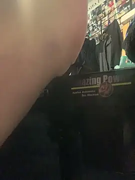 ThICk JuIcEy online show from September 15, 2025, 8:42 pm