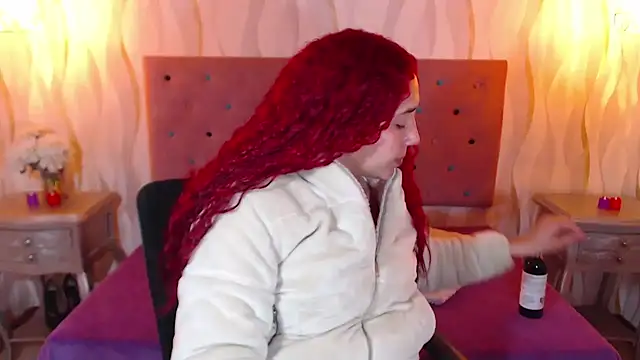 IsabelaLatina online show from February 14, 2026, 3:23 pm