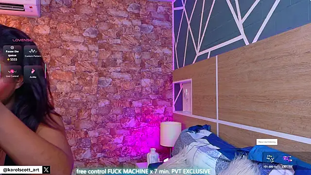 Snapshot of KAROL-SCOTT chatting on October 28, 2025, 9:58 pm KAROL-SCOTT online show from October 28, 2025, 9:58 pm