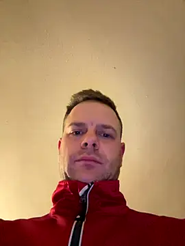 Snapshot of Danii0790 chatting on December 18, 2025, 4:50 am Danii0790 online show from December 18, 2025, 4:50 am