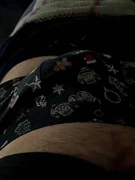 alieno27 online show from December 1, 2024, 8:47 pm