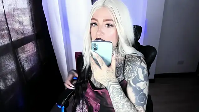 Anaii Gomez online show from December 5, 2025, 6:17 pm