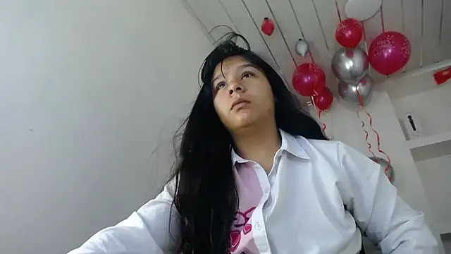 Snapshot of Charis_21 chatting on November 14, 2025, 9:13 am Charis 21 online show from November 14, 2025, 9:13 am