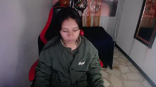 Snapshot of Charis_21 chatting on November 2, 2025, 2:27 am Charis 21 online show from November 2, 2025, 2:27 am